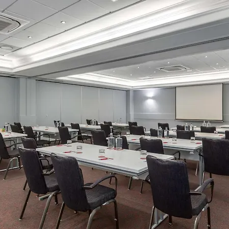 فندق إن إتش كوليكشن باربيزون بالاس 5*