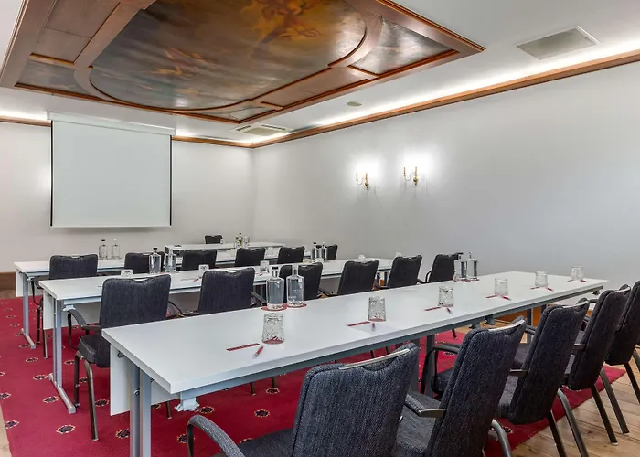 أن إتش كوليكشن باربيزون بالاس 5*